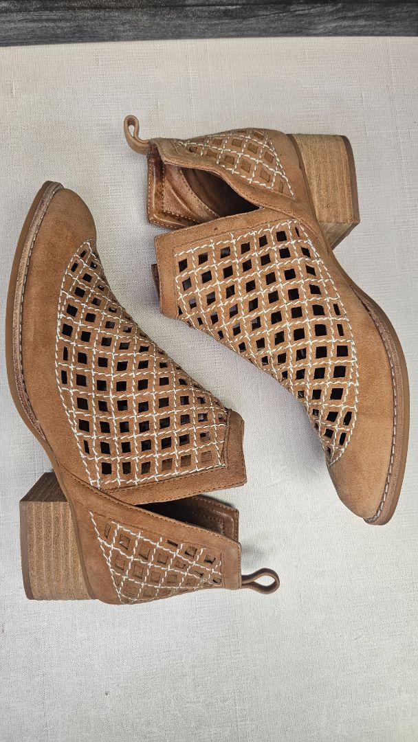 Valdo Tan Lattice Bootie (37)