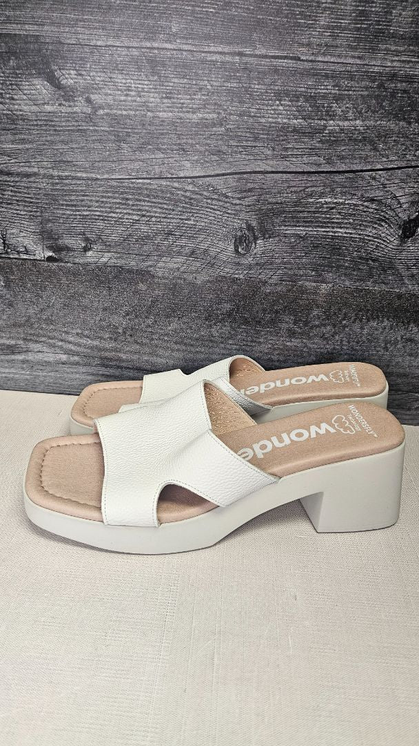 Wonders White Heeled Slide (40.5)