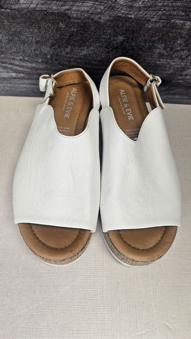 Alfie & Evie White Leather Slingback Sandal (40)