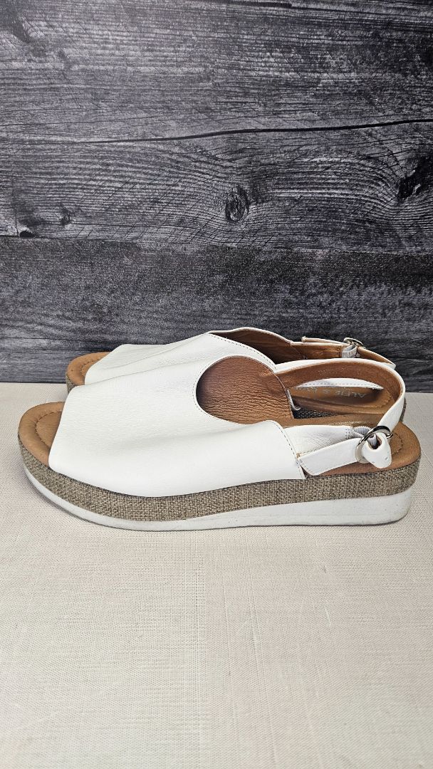 Alfie & Evie White Leather Slingback Sandal (40)