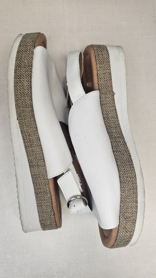 Alfie & Evie White Leather Slingback Sandal (40)