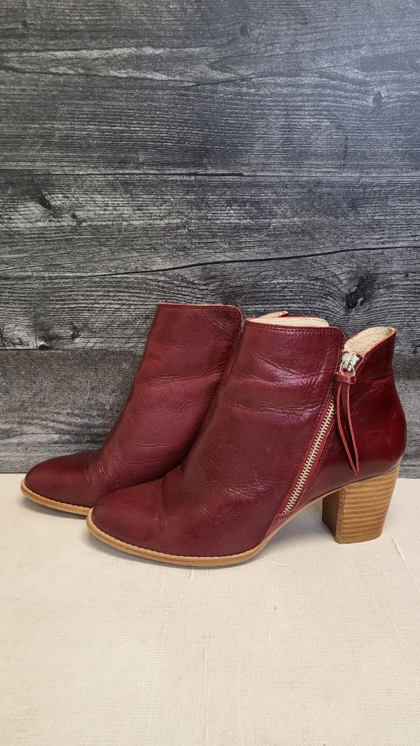 Isabella Anselmi Plum Leather Boot (40)
