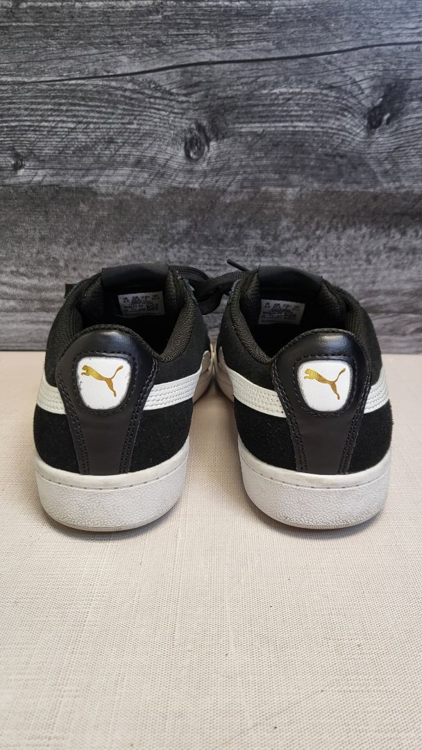 Puma Black Suede Sneaker (37.5)