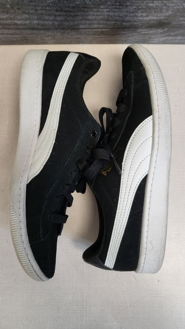 Puma Black Suede Sneaker (37.5)