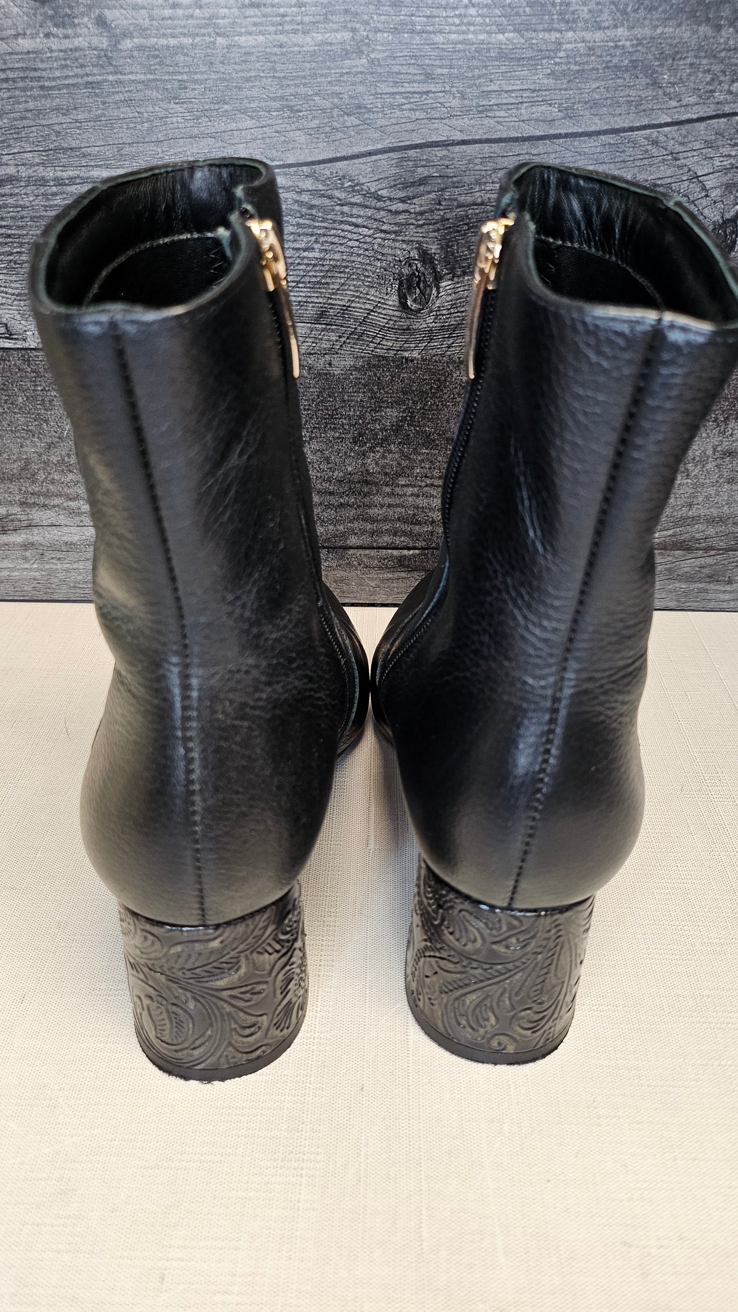 Capelli Rossi Black Textured Boot (39)