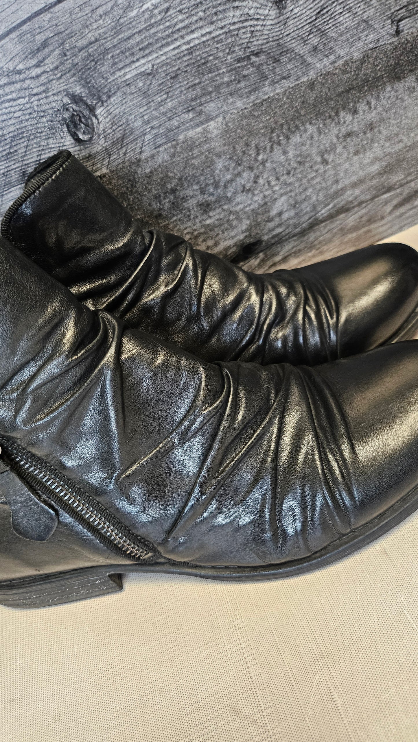EOS Black Ankle Boot (41)