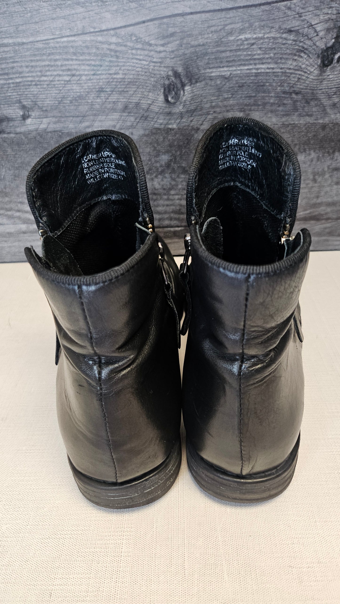 EOS Black Ankle Boot (41)