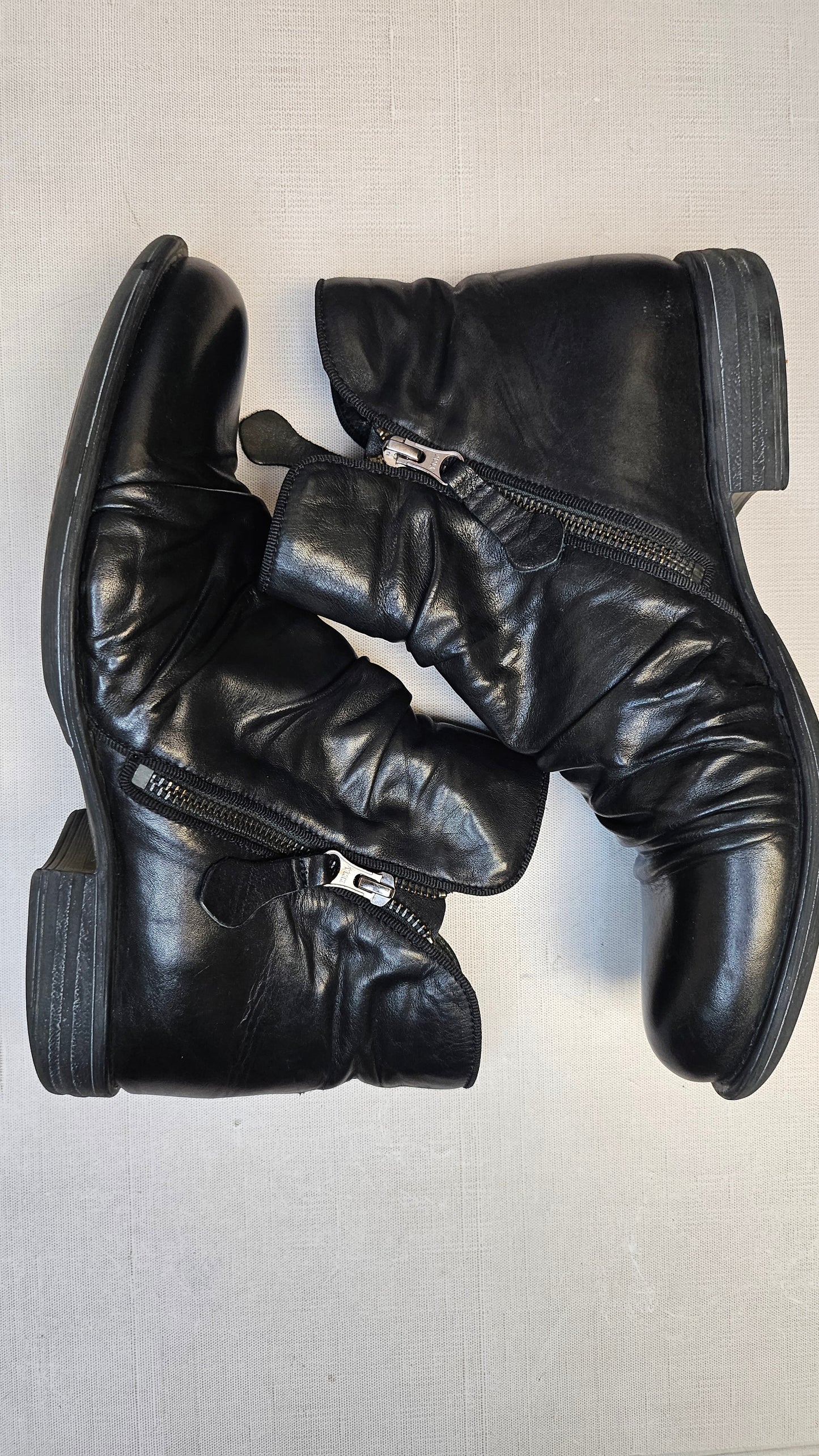 EOS Black Ankle Boot (41)