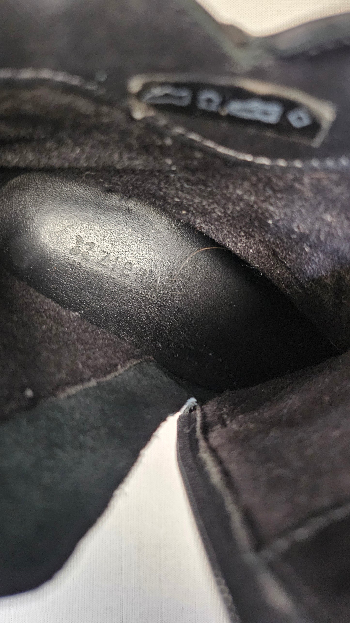 Ziera Black Leather Mid Boot (37)