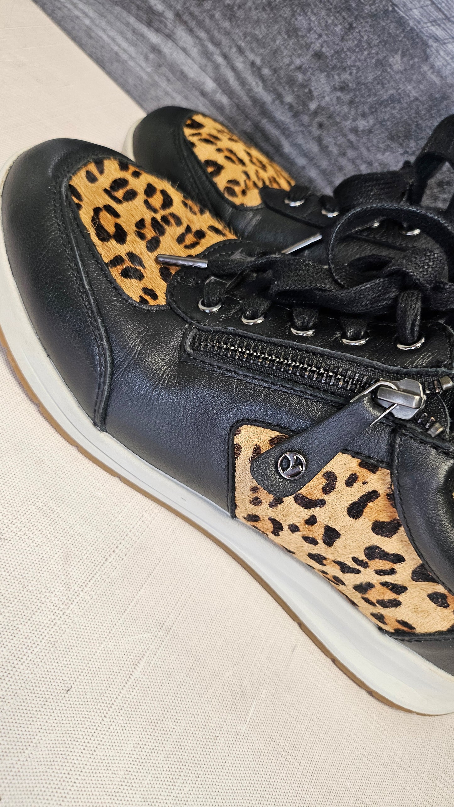 Revere Tan/Black Animal Print Sneaker (40)