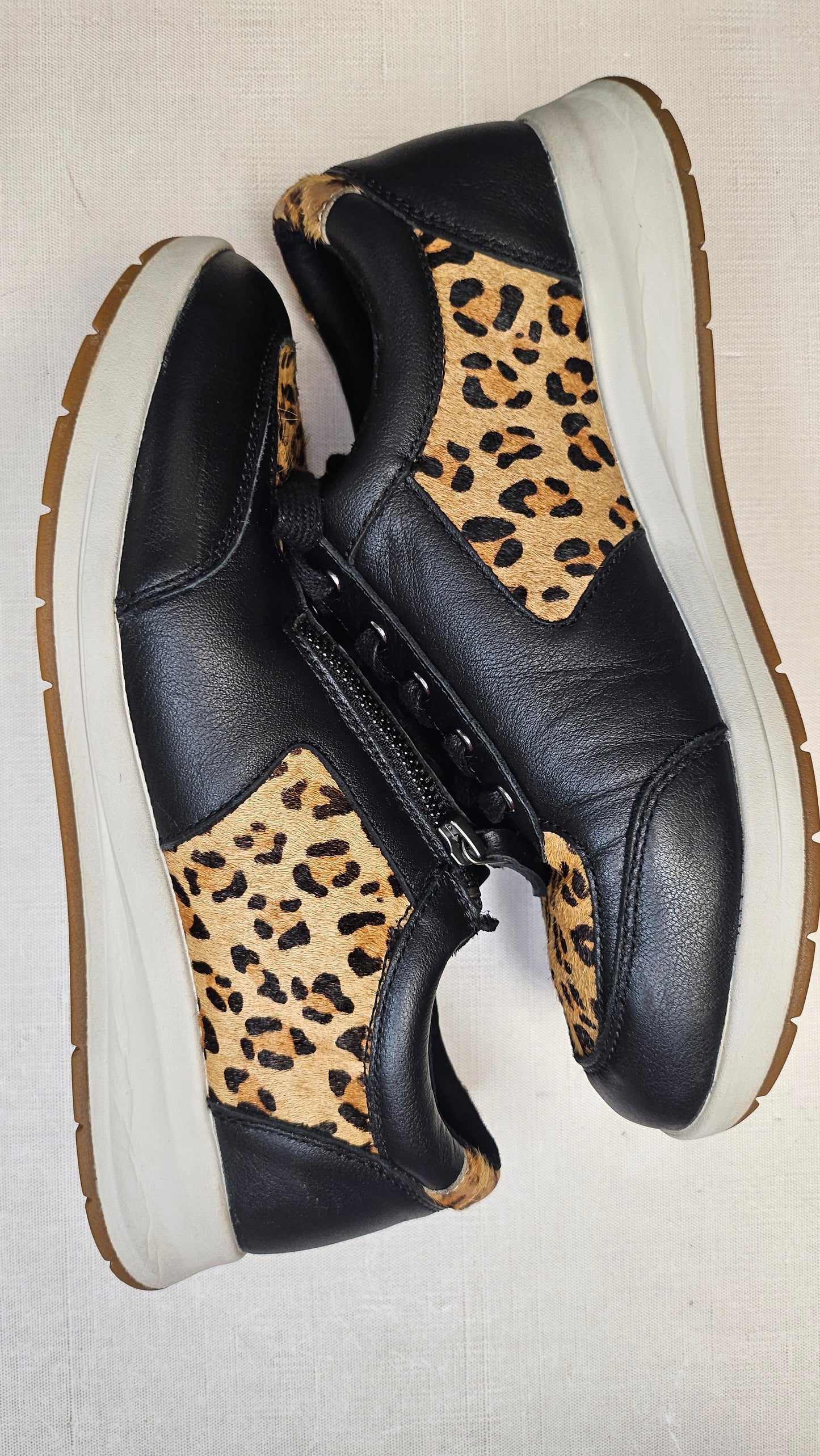 Revere Tan/Black Animal Print Sneaker (40)