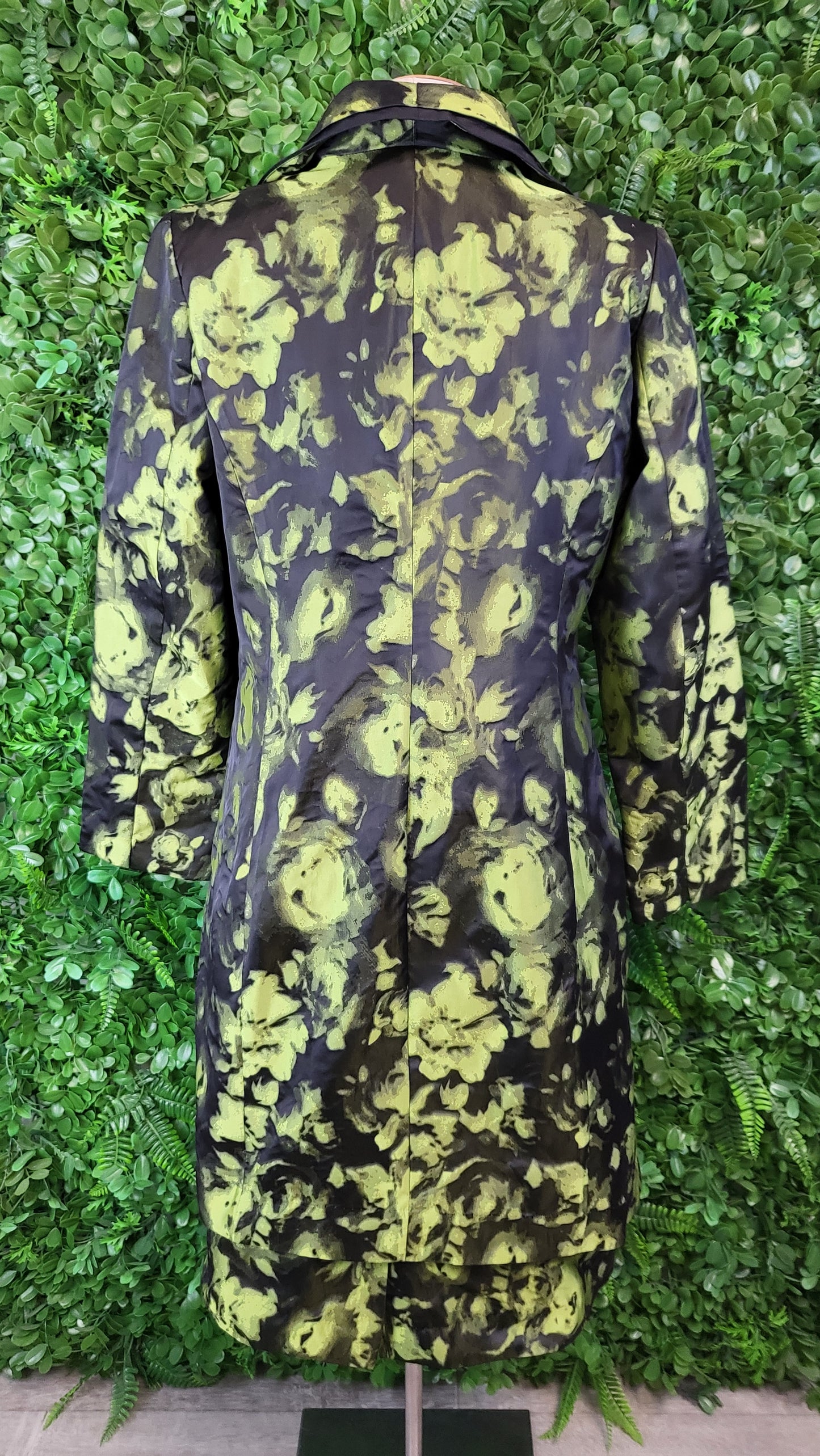 Lisa Law Multi 2 Piece Set (12-14)