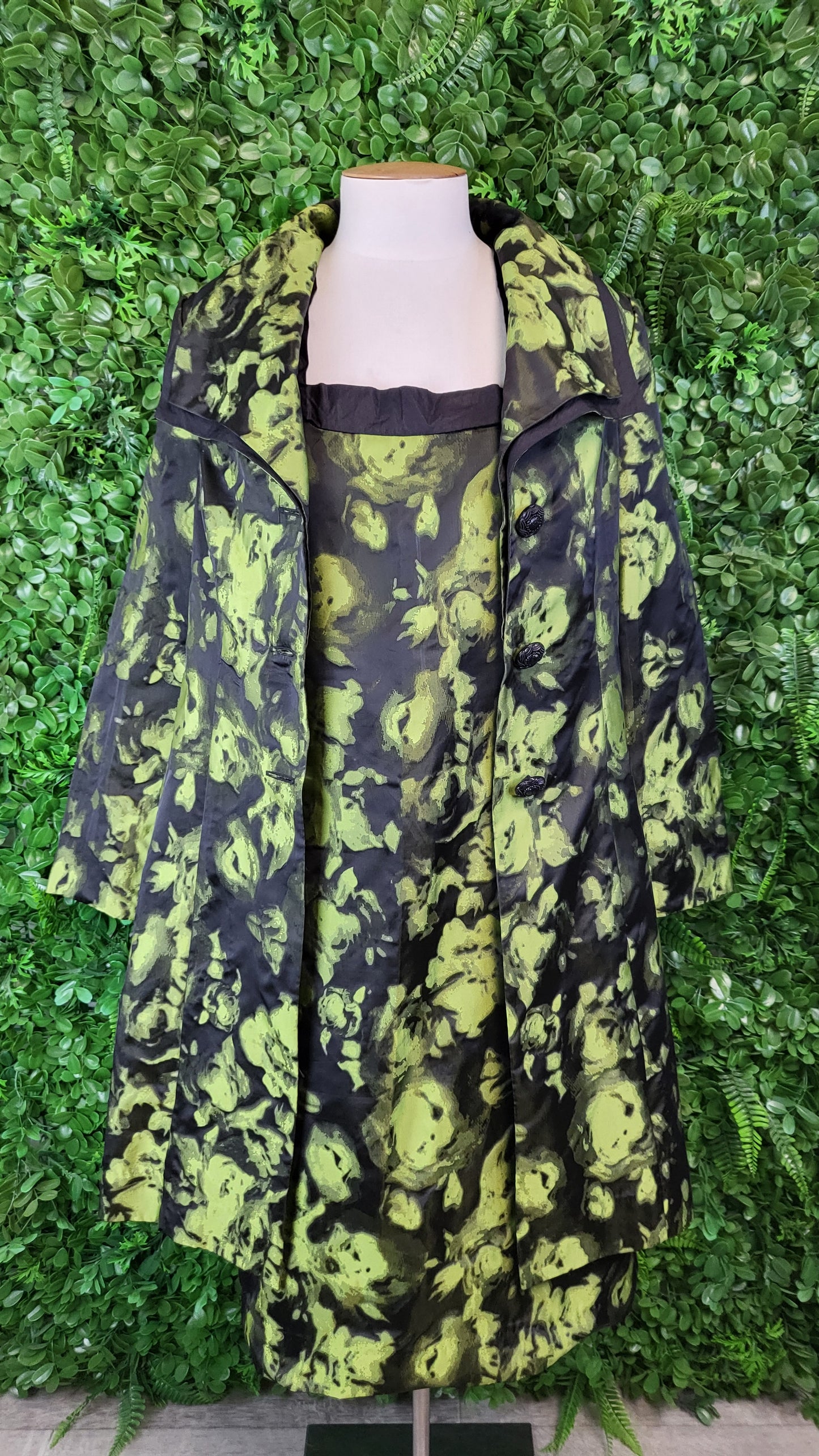 Lisa Law Multi 2 Piece Set (12-14)