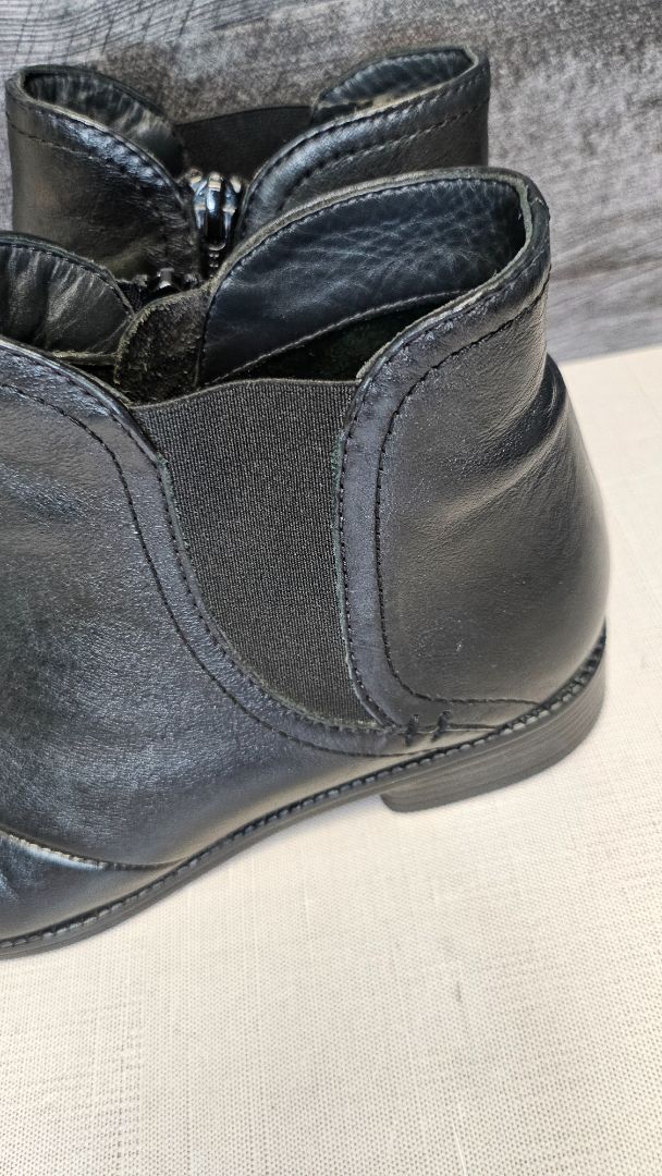 Ziera Black Ankle Boot (37)