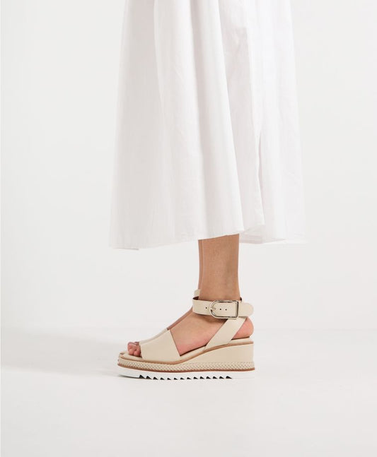 Mi Piaci Vintage Cream Wedge Sandal (39)