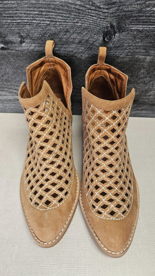 Valdo Tan Lattice Bootie (37)