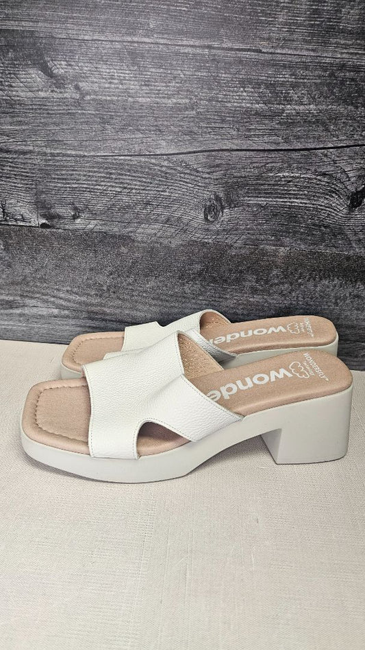 Wonders White Heeled Slide (40.5)