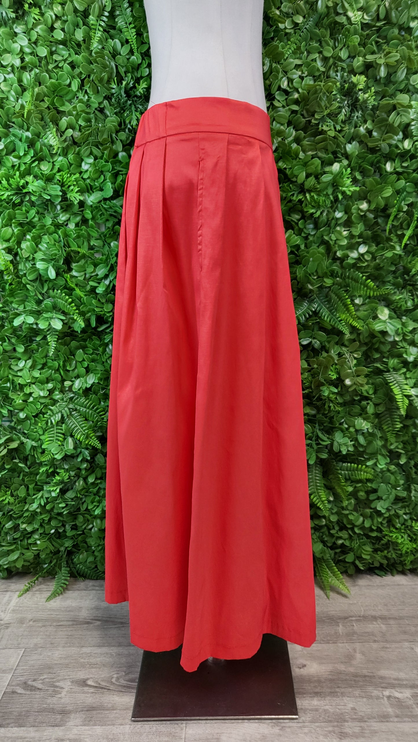 Motto Red Pleat Maxi Skirt (12)